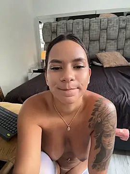 Amara_wet04 - Finger in ass+Control toys