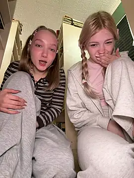 Elsawhere - Lulu show us ur panties!