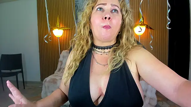 Danna_topless - naked 5 minutes twerking Danna