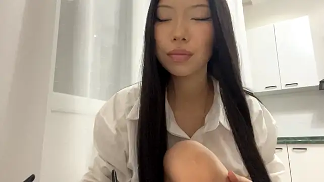 SilvaAmsler - Lick and bite my lips