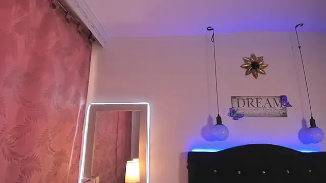 Enola_holmess - naked me and oil in tits