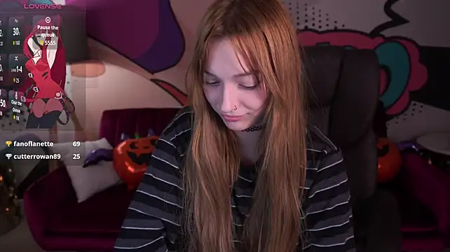 LizzaMoonn - undress in public