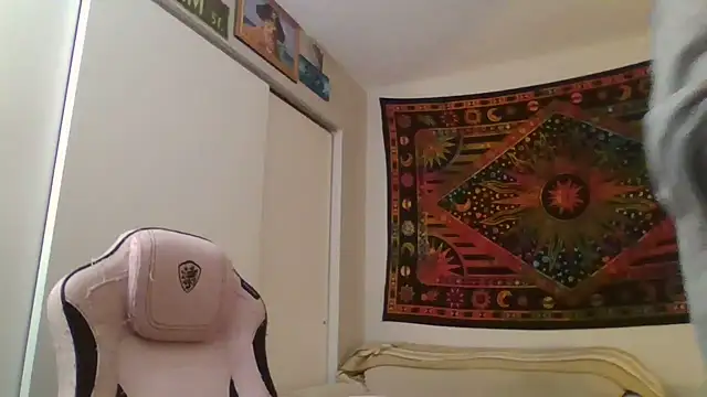 Madzbailey - Two toy squirt show
