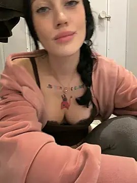 Melissa_crazy - go suckin dildo over urinal 🤤