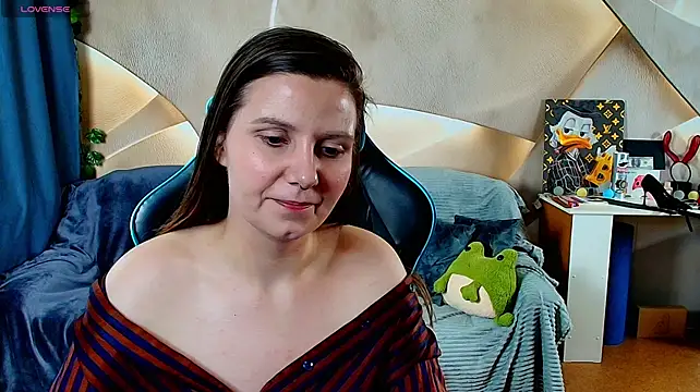 Millie_Mint - free my boobs