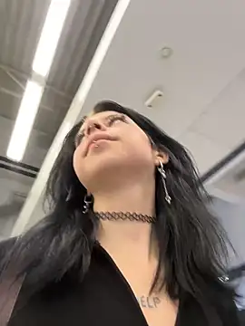 LishuMeow - risky show boobies around strangers🥵