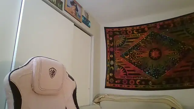 Madzbailey - Two toy squirt show