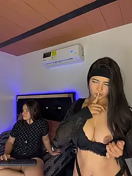 Zow_ - 🎀 FRENCH KISS + PLAY BOOBS 🎀