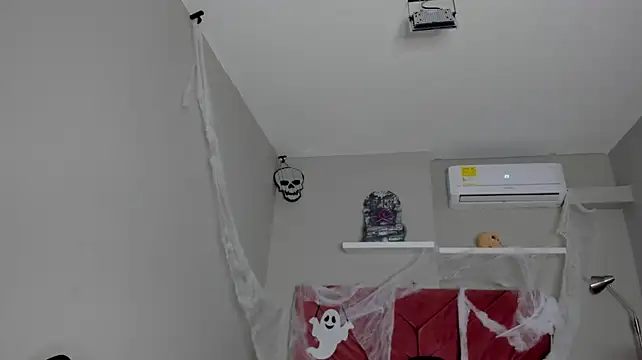 Zoe_Lips - finger ass + spanks ass