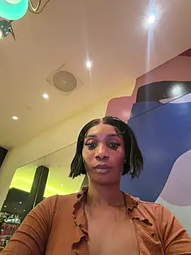 ___Nessa - Open bathroom door&squirt public