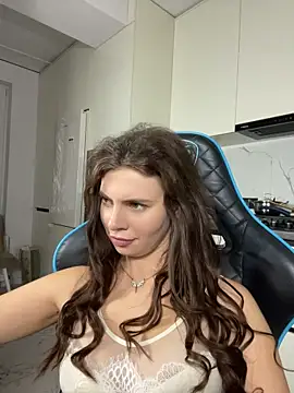CurlyLara