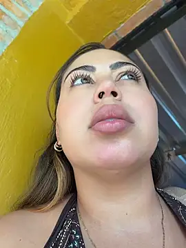 LariiHotWife - Mostrar os peitos
