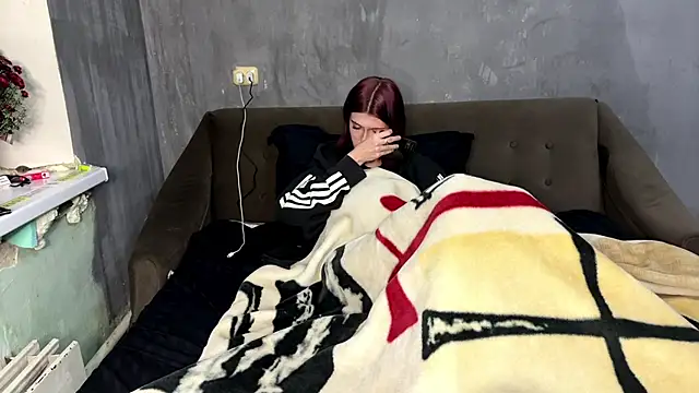 DreamyPair - Pussy massage and passionate kissing