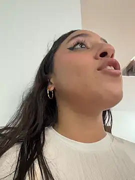 MeggyMae_ - show my pussy + rub clit