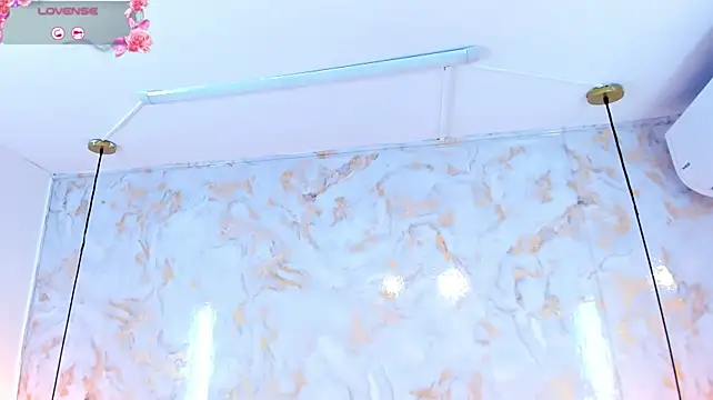 Ariannaruiz - SHAKE THAT ASS💛