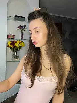 Polli_Kiss - Clamp on the clitoris + oil on the pussy