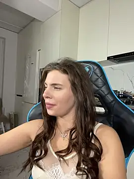 CurlyLara