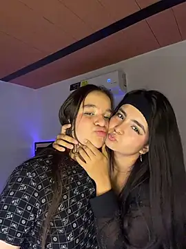 Zow_ - 🎀 FRENCH KISS + PLAY BOOBS 🎀