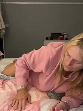 Blondnboujee53 - Ride dildo cowgirl 1 min