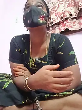 Tamilratchasii - Open boobs