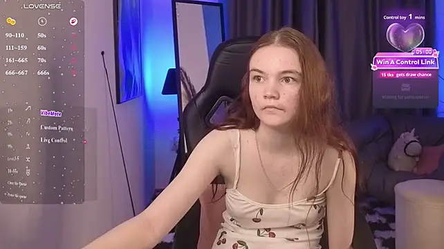 Emmysmall - Play sexy tiny nipples topless