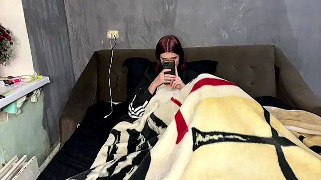 DreamyPair - Pussy massage and passionate kissing