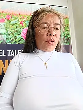 __valentina18 - DINAMITE MY PUSSY VIBES💦💦PUBLIC PLACE
