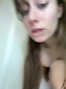 FroggyAnna - open door n spread legs on floor!