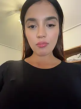 Lara_beker - Show boobs + Spit 😍