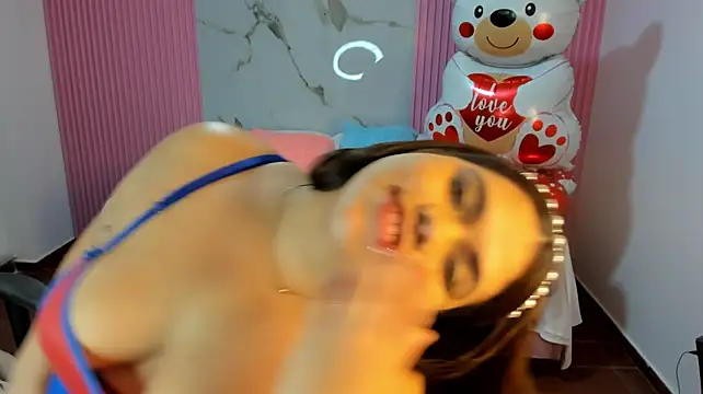Samy_19_ - Play with my boobs 🍒