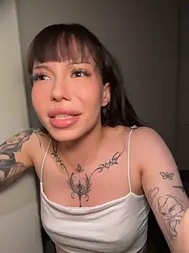 Babydolll - SPREAD ASS IN PANTY W OPEN DOOR ON MAN🚽