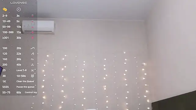 CutieLolaBunny - Stroke my thigh over my clothes