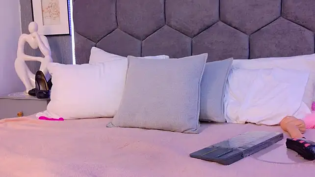 Violet_Lux - oil in body