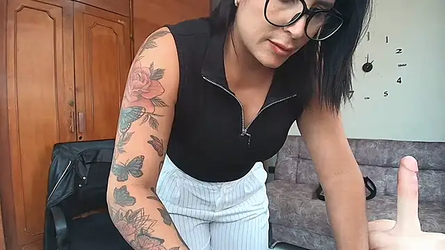 Majo_Soussa - stick my finger in my ass