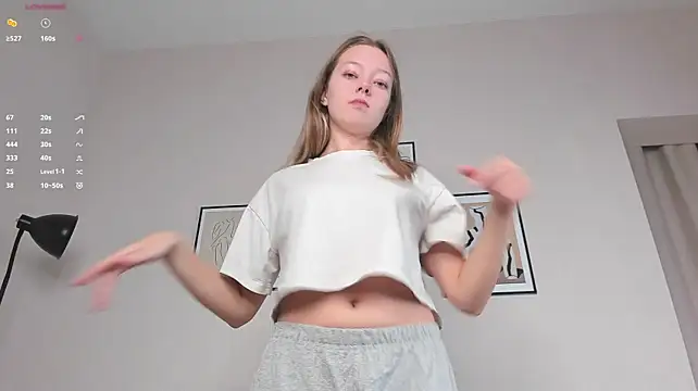 PatricaBellitti - Show collarbones