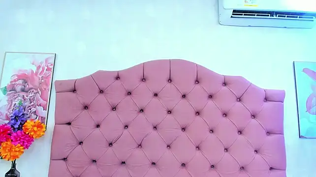 ThyaraJhons - fuck in missionary with dildo 😈 🍆🤭