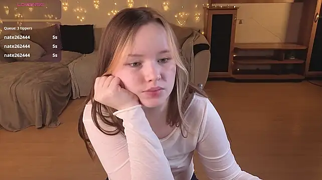 Sweetie_Hope - topless 10 min