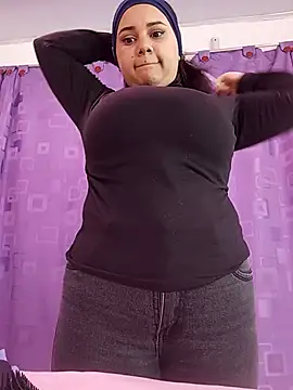 NahomyEvans - suck my tits