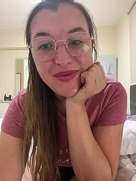 AlinaMeiier - Show Ass in Doggy and Slap 3x 👋