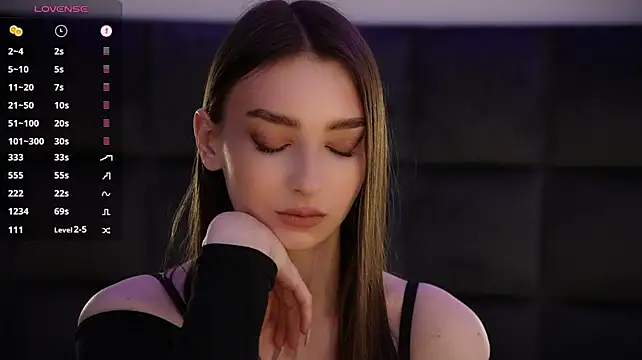 GoldieHarrington - tongue out