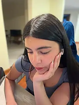 Claire_Wong - SHOW MY BUTTOCKS UNDER THE OFFICE TABLE