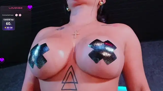 ReinaChloe - Domi + Lush vibrating 5 min in my pussy
