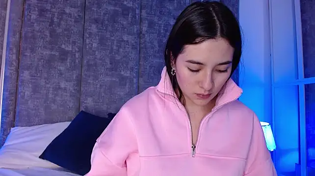 Susa1userma_ - Rubbing my pussy wet + squeeze tits
