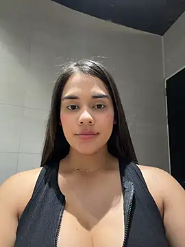 BellaLeclair_