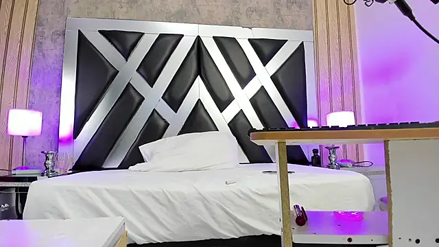 Liz_Garner - massage with oil