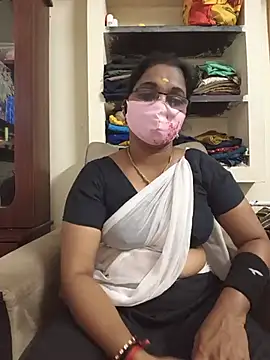 Tamilyazhini19