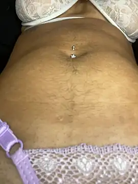 Casadinha20 - 1 finger in pussy