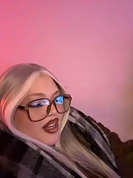 ChloeLockhart - Toy control pussy close up 5 min