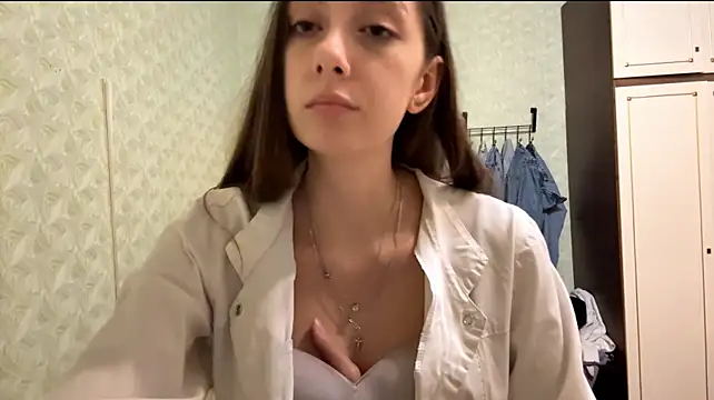 AnamariaHourani - Show my tongue