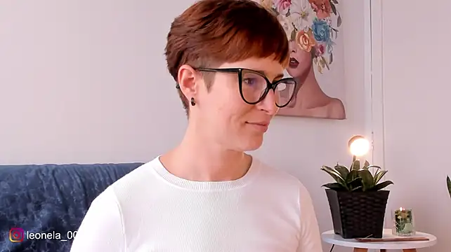 Cuddlingbunny - Touching my nipples under my blouse